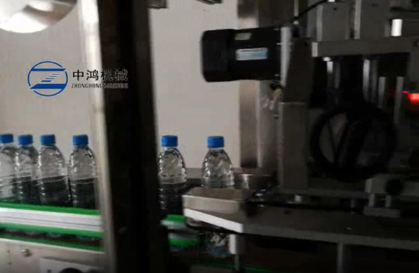 全自動套標(biāo)機(jī)